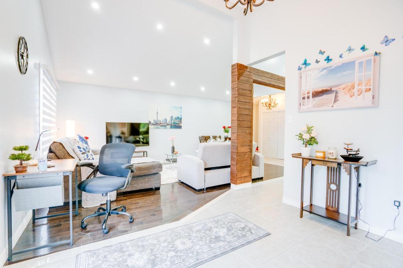 Furnished Family Home Near Toronto - Great Location Game Room - Backyard - Parking & Self Checkin بيكرينغ المظهر الخارجي الصورة