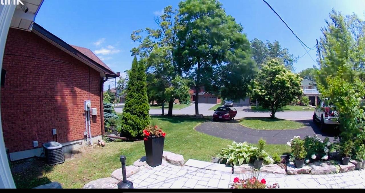 Furnished Family Home Near Toronto - Great Location Game Room - Backyard - Parking & Self Checkin بيكرينغ المظهر الخارجي الصورة